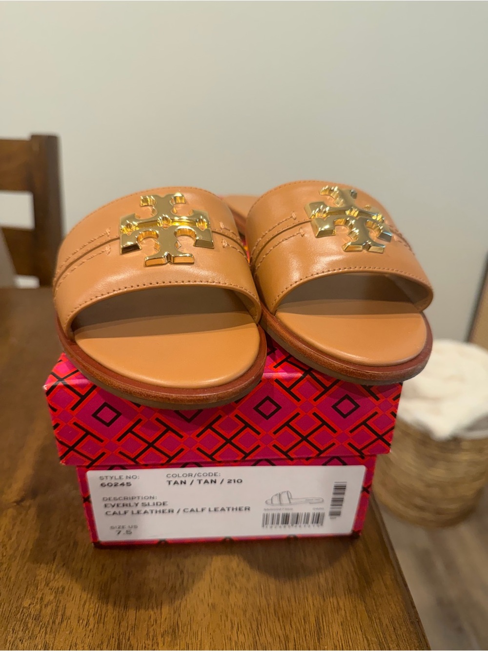 Tory Burch Everly brown Leather Slide Sandals with Gold Logo - Picture 2 of 3
